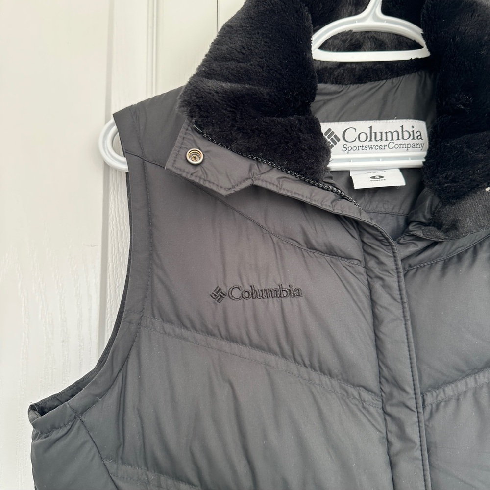Columbia Sportswear Vest with faux fur neckline - Picture 3 of 8